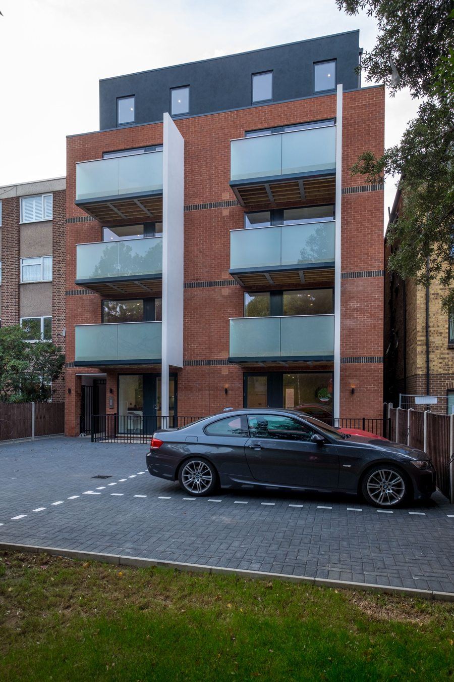 King’s Avenue, Clapham SW4 — residential buildings