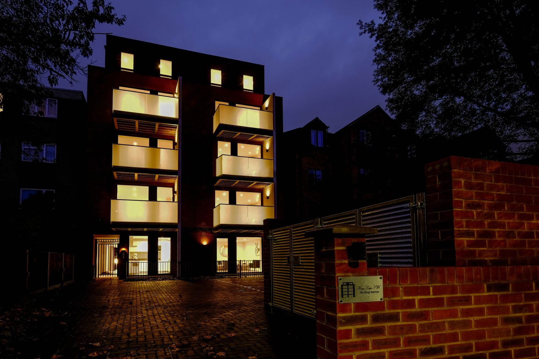 King’s Avenue — Main Block: Front Elevation